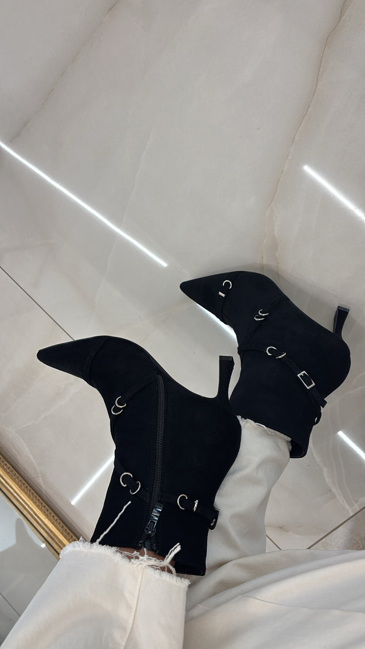 STIVALETTO LACCETTI - NERO