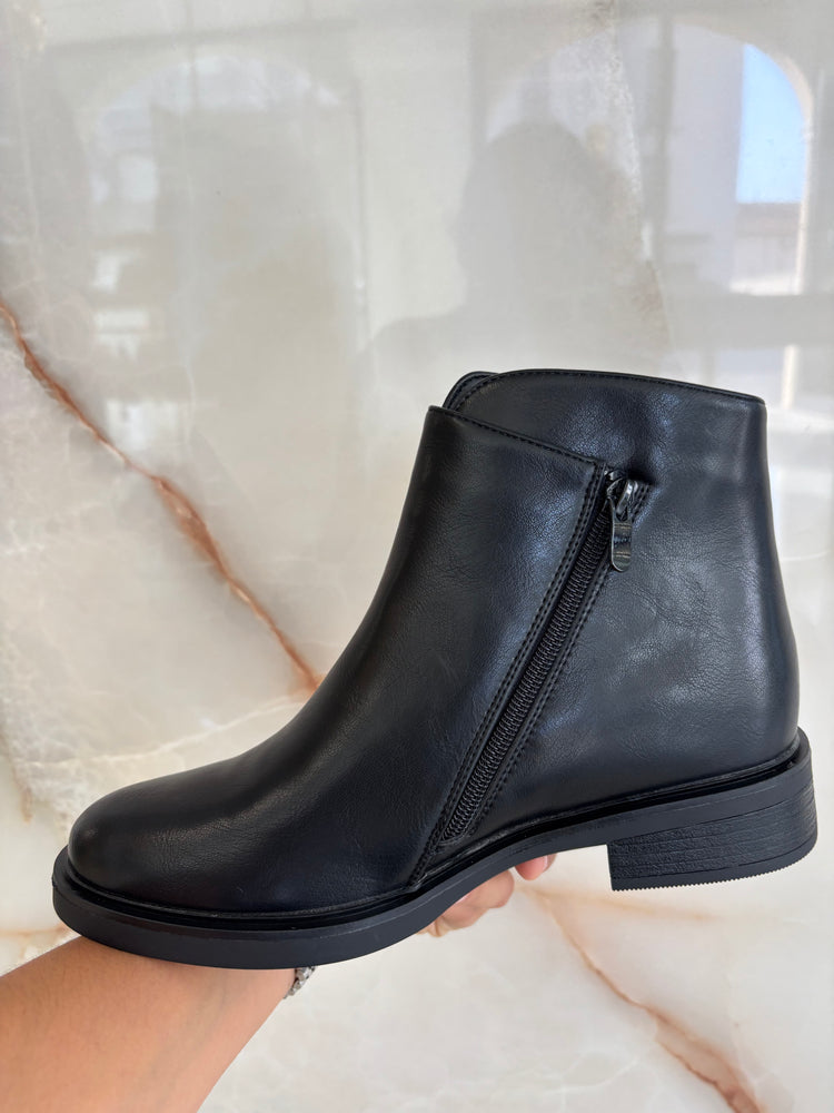 STIVALETTO BASSO ASIMMETRICO - NERO