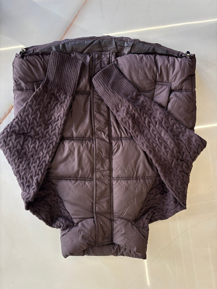 PIUMINO CON MANICHE IN MAGLIA - MARRONE