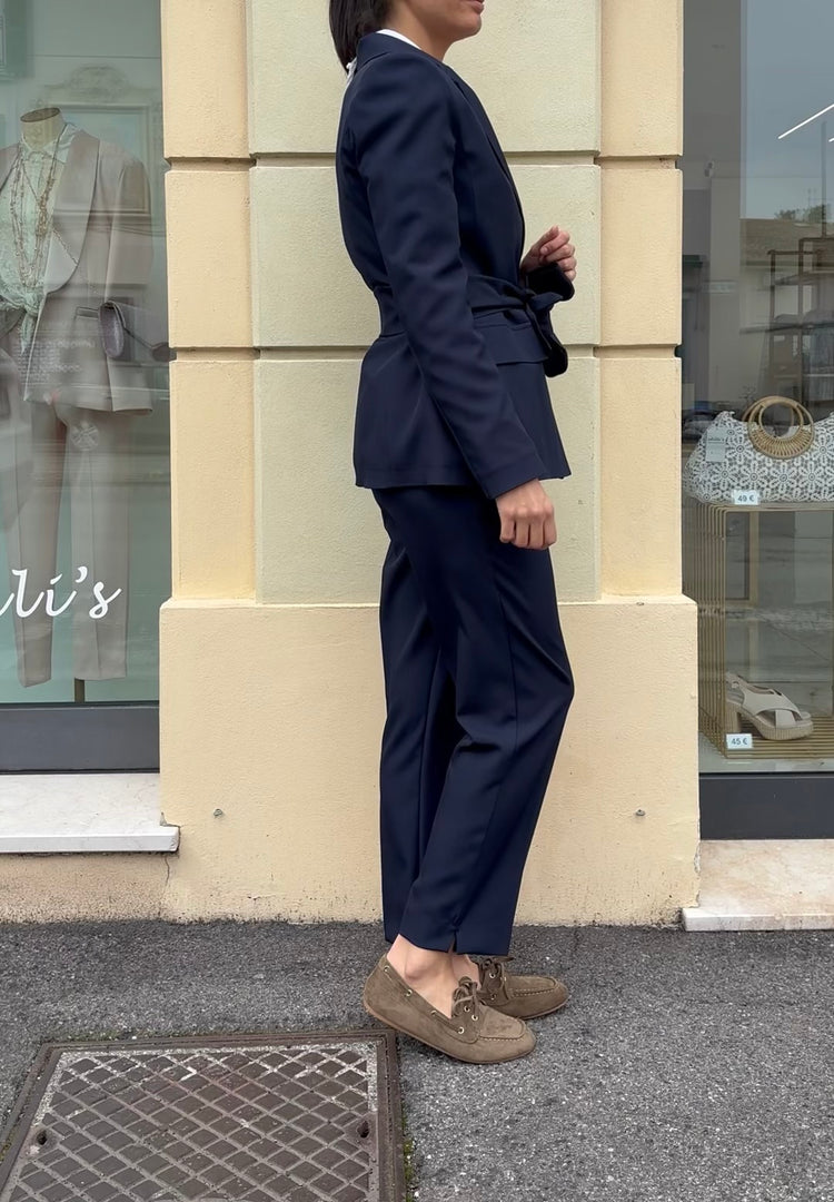 Carmen - Completo con fiocco - Taglio uomo  - Blu notte