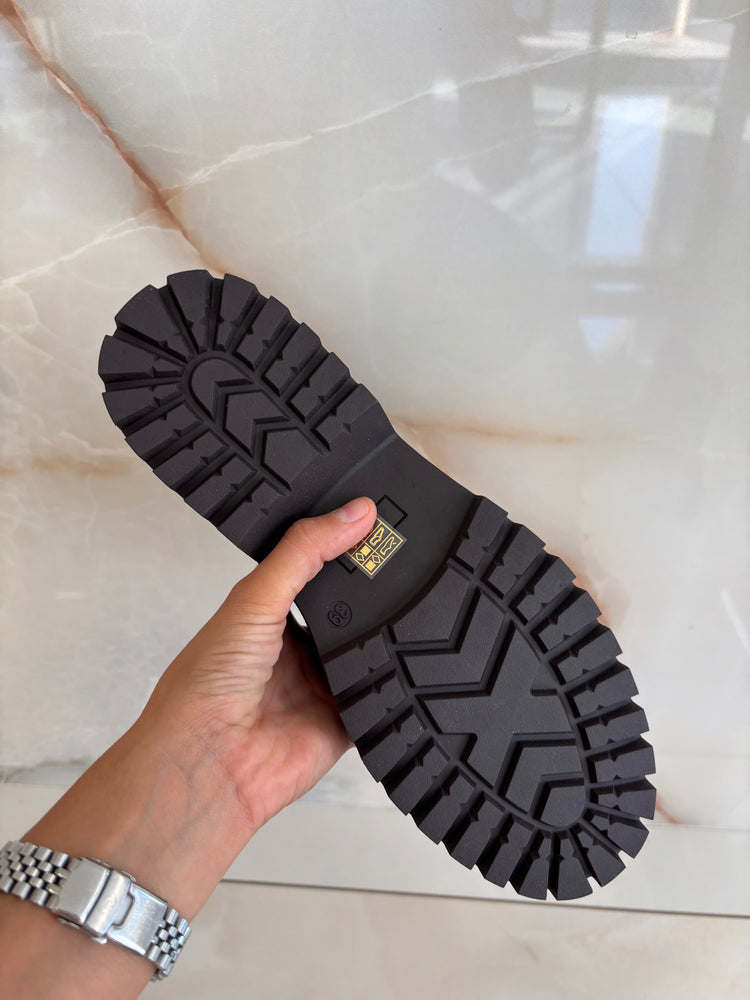 STIVALETTO BASSO LISCIO - MARRONE