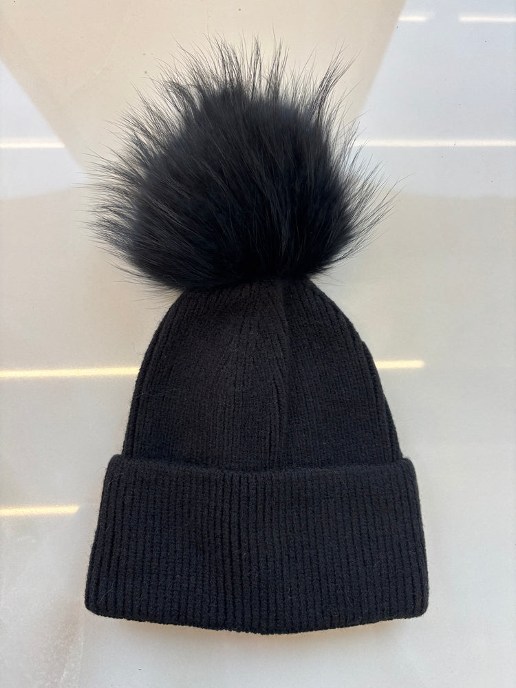 BERRETTA CON PON PON E RISVOLTO - SKIE - NERO