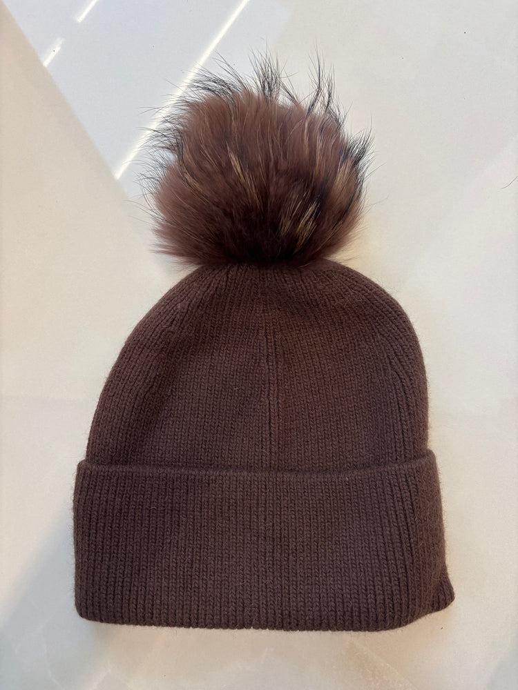 BERRETTA CON RISVOLTO E PON PON - DARCY - CHOCO