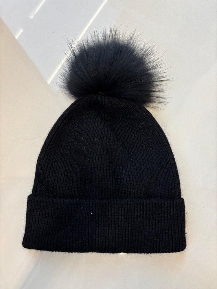 BERRETTA CON RISVOLTO E PON PON - DARCY - NERO