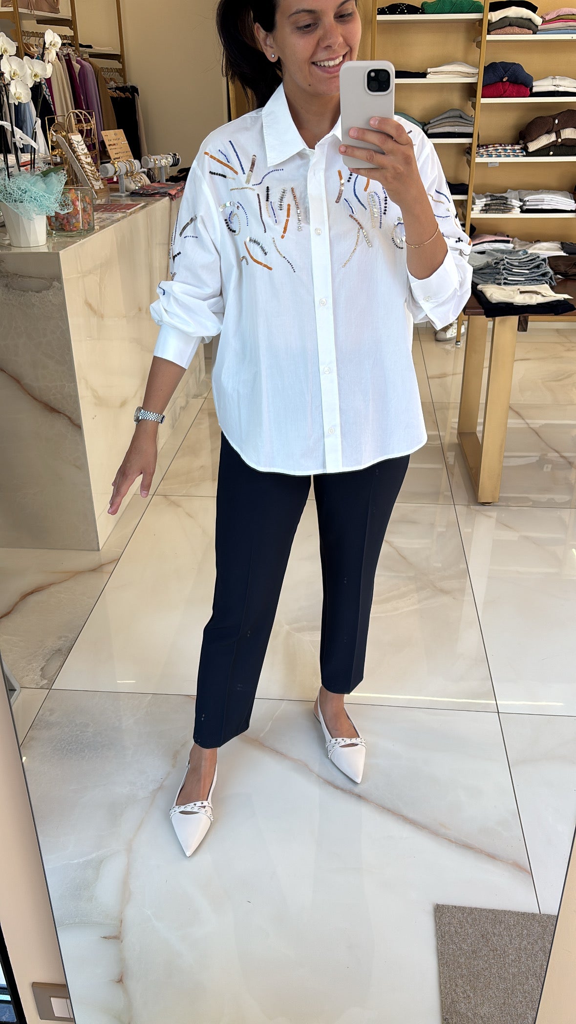 SOUVENIR CAMICIA RICAMO BIANCA – IDILLI'S Abbigliamento