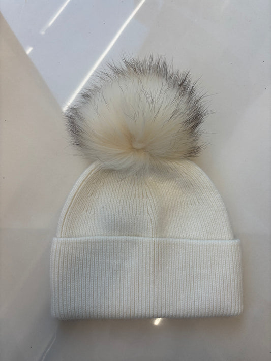 BERRETTA CON RISVOLTO E PON PON - DARCY - BIANCO